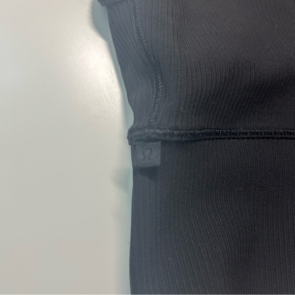 Lululemon power pivot tank top Everlux size 2 - Picture 3 of 3